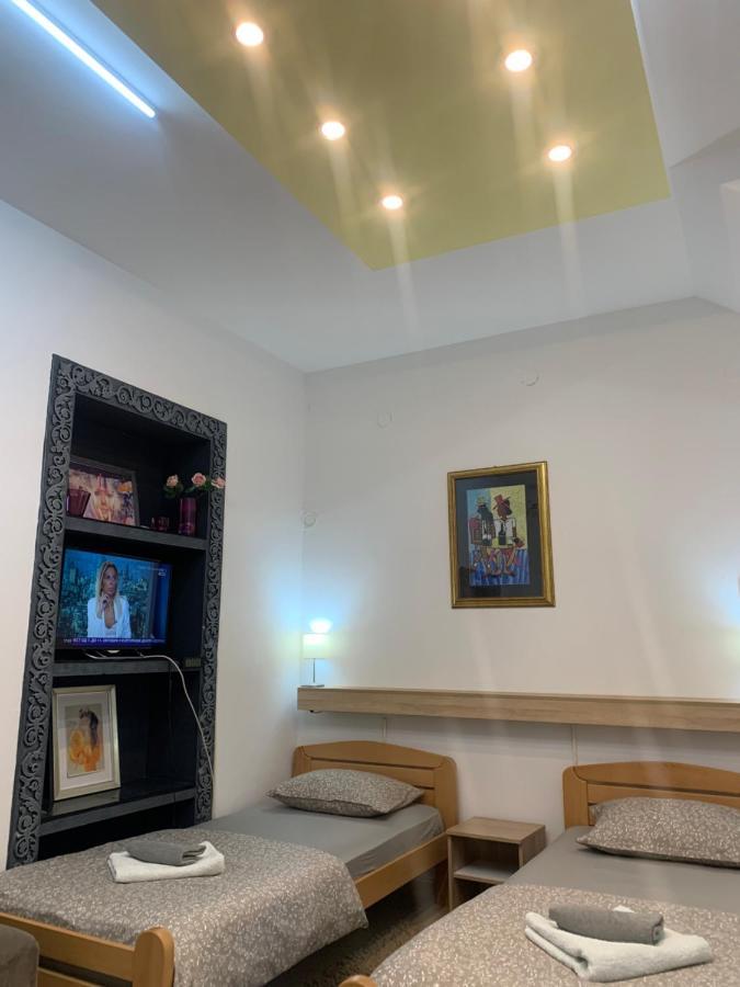 Guesthouse Vladimir & Ana Pancevo Exterior photo